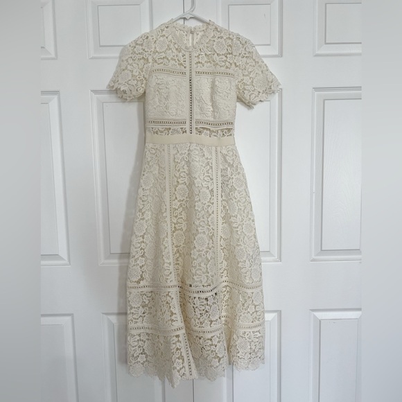 NWT Self Portrait Ivory Floral Guipure Midi Dress - US 0 - Picture 2 of 7
